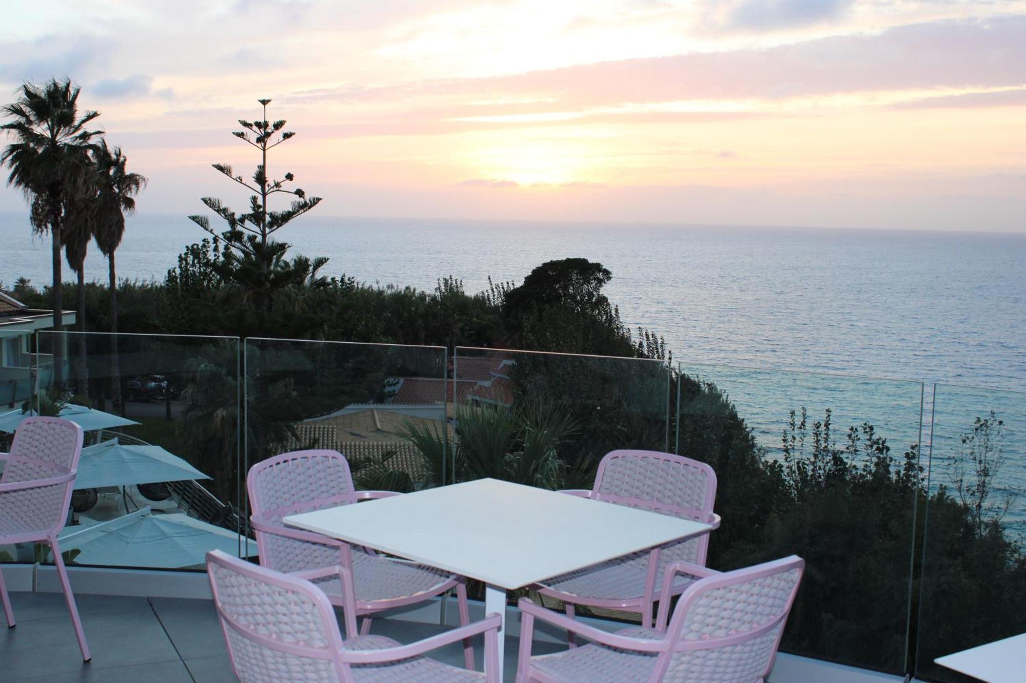 Hotel Villaggio Stromboli 4*