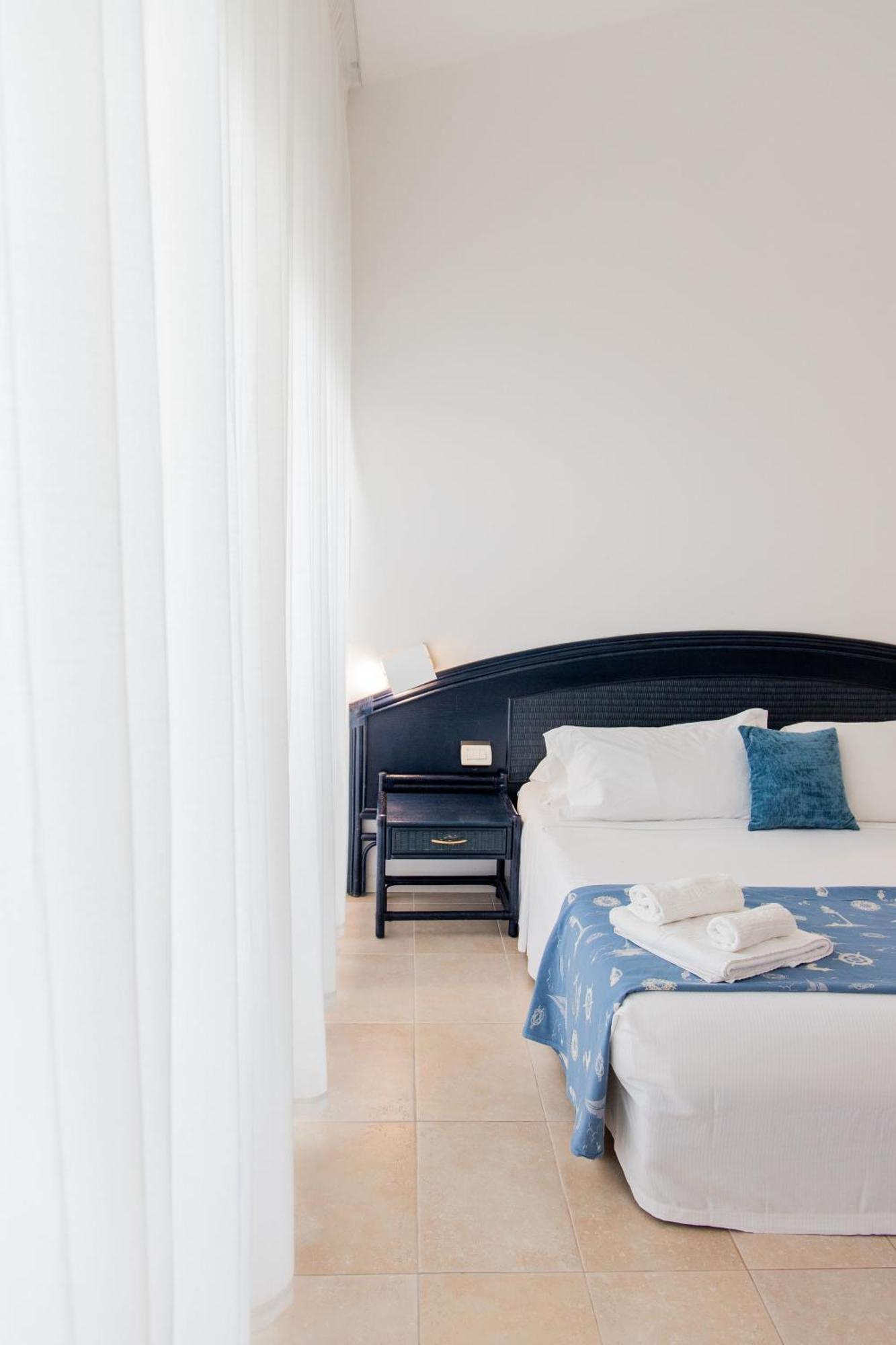 Villaggio Stromboli 4*